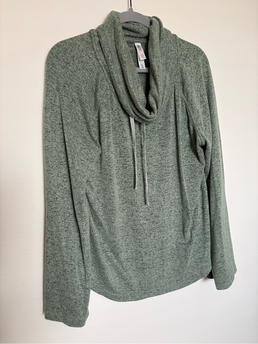 Gilligan & O’Malley Green Cowl Neck Pullover